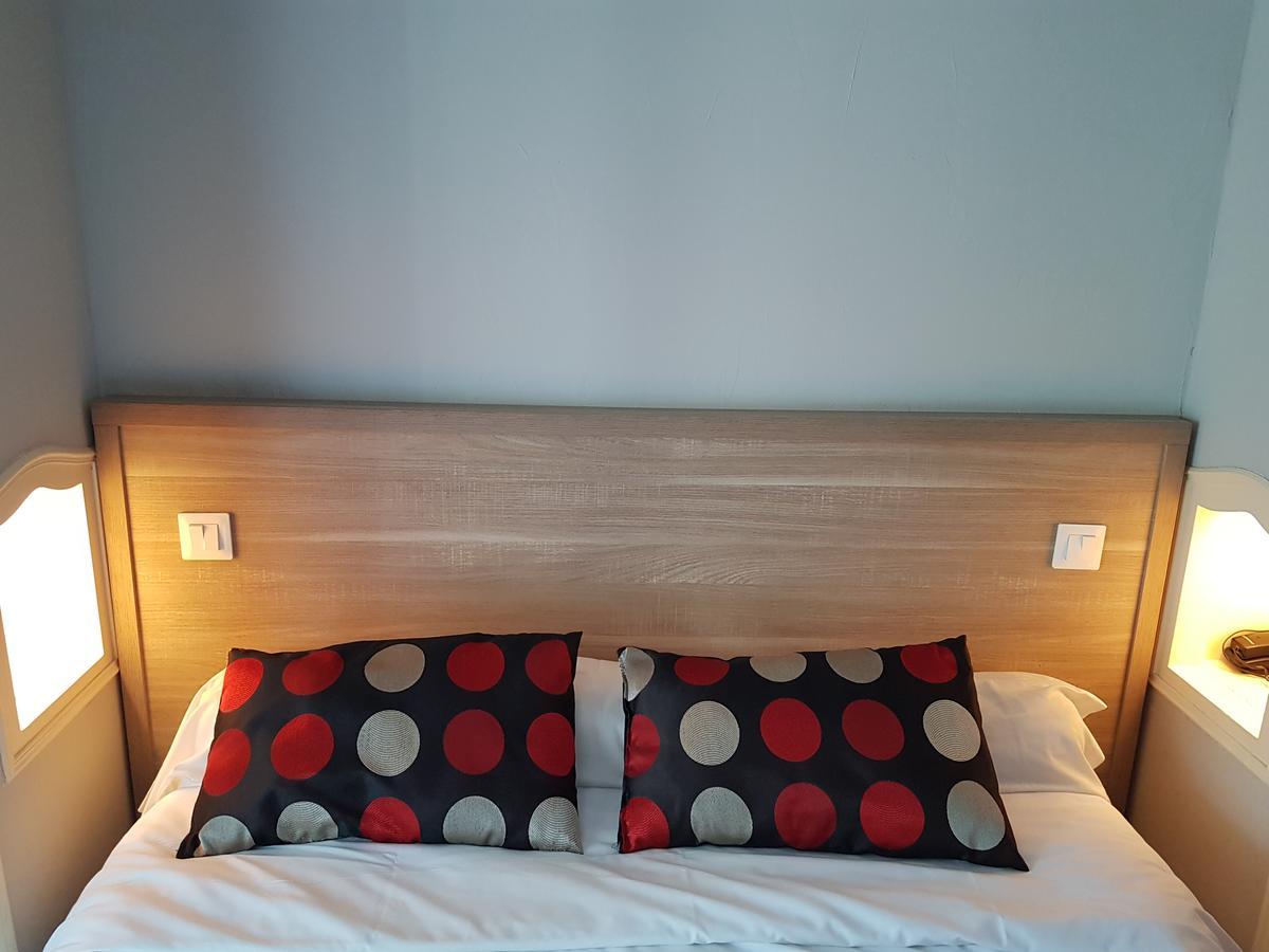 Auberge De La Tour -Appartements- Valros 외부 사진