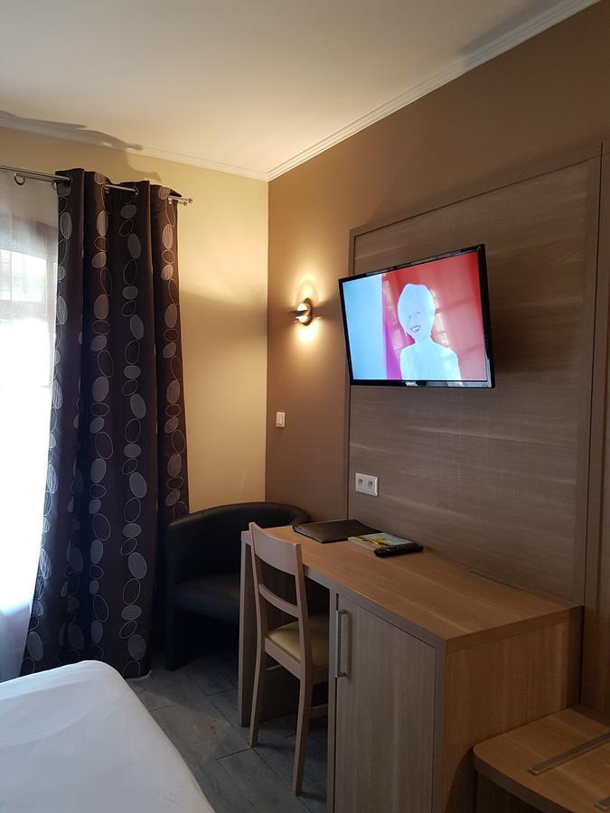 Auberge De La Tour -Appartements- Valros 외부 사진